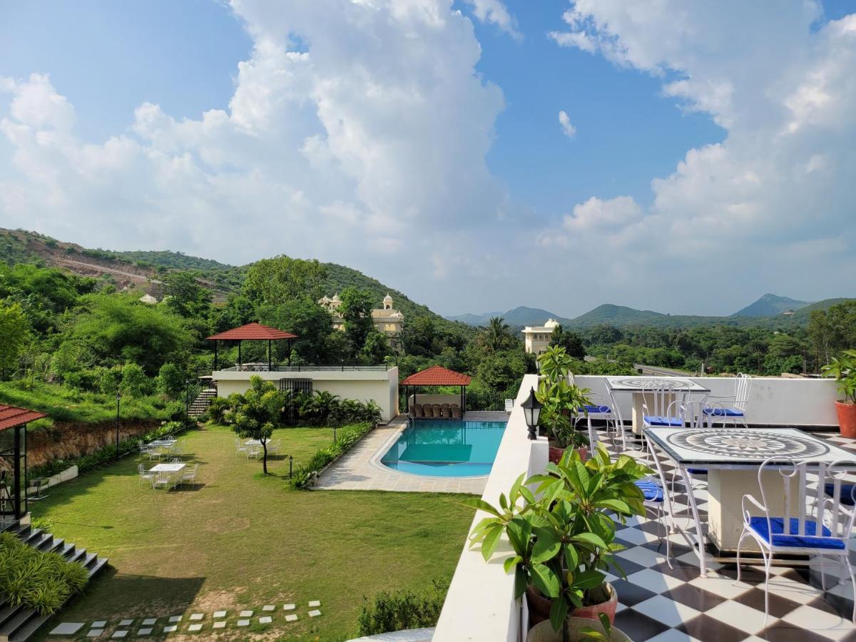 Aura Gold Resort Удайпур Екстер'єр фото
